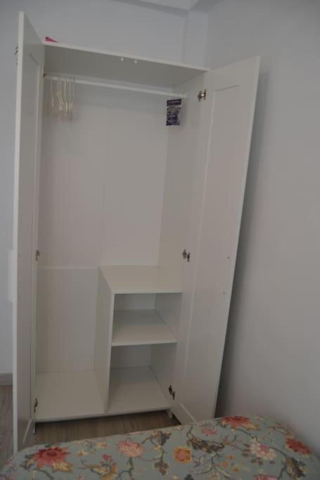 Cozy And Well Connected Apartment Севилья Экстерьер фото