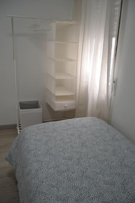 Cozy And Well Connected Apartment Севилья Экстерьер фото